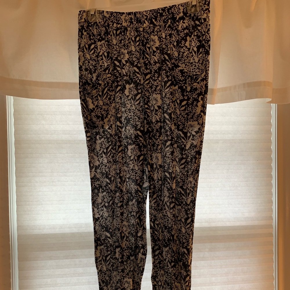 Black Flower Pattern Flowy Pants